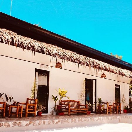 The Hangover Hostel Moalboal Bagian luar foto