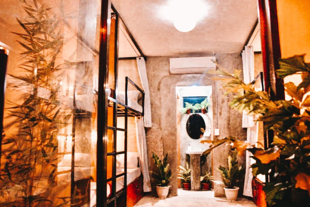 The Hangover Hostel Moalboal Bagian luar foto