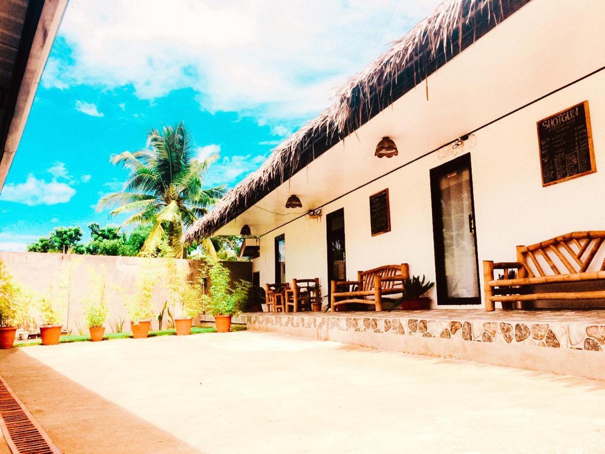 The Hangover Hostel Moalboal Bagian luar foto