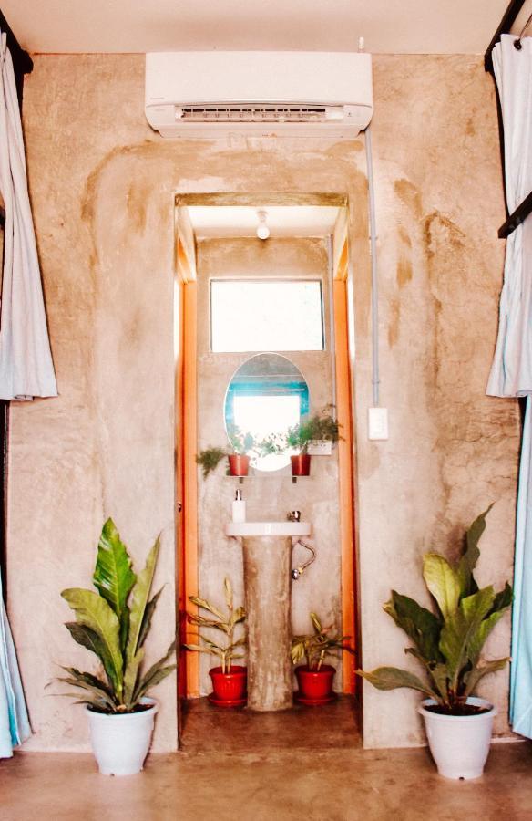 The Hangover Hostel Moalboal Bagian luar foto